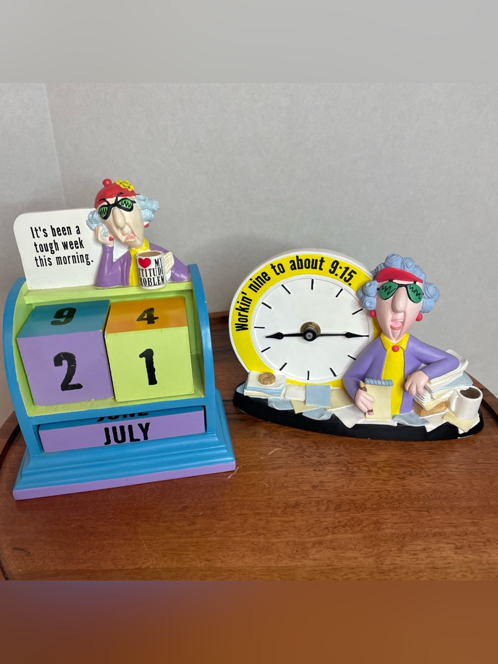 Hallmark Maxine Quartz Desk Clock Workin' Nine to About 9:15. Block Calendar Lot